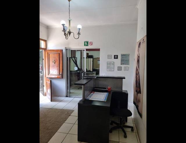 BUSINESS FOR SALE IN SELECTION PARK